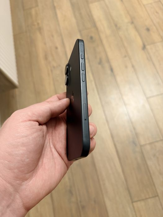 Продам Iphone 16