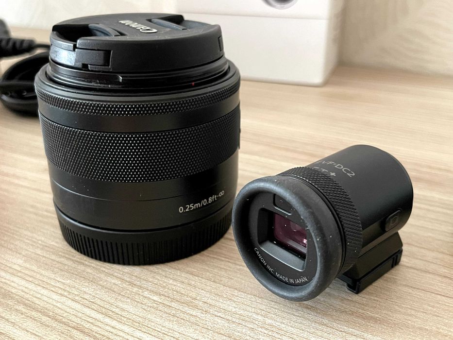Фотоапарат Canon EOS M6 Mark II - НОВ с преходник