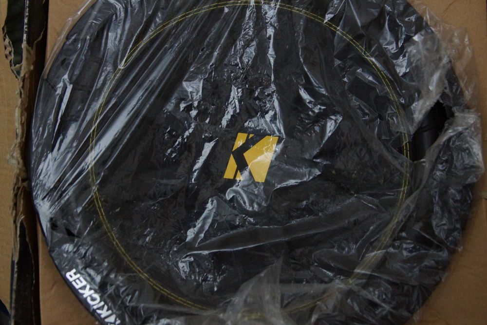 Сабвуфер 12" Kicker 10C124 30см