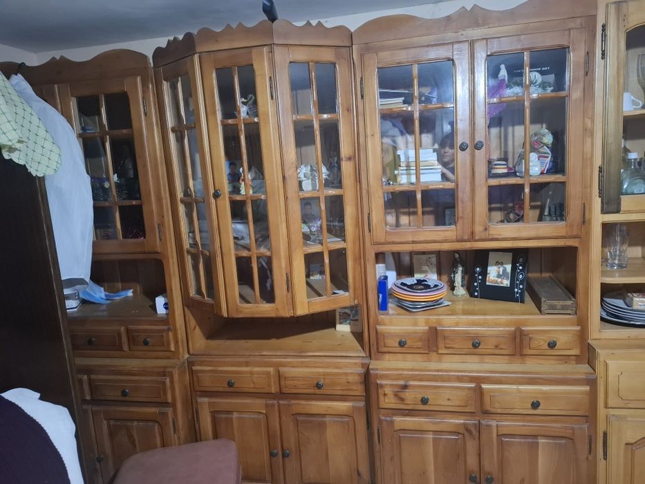 Mobila din lemn masiv