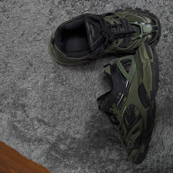 продам Balenciaga track 2 hickey