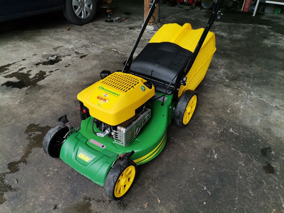 Mașina tuns iarba /gazon  benzina