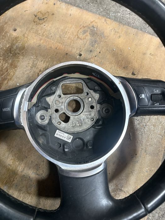 Audi A8 D3 Мулти Волан с Пера