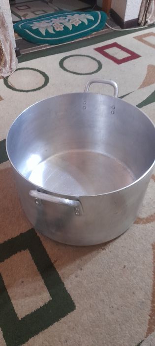 Алюминиевая кастрюля