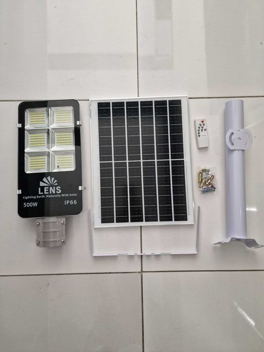 Quyosh paneli bilan ishlaydigan LED projektor LENS 500 W