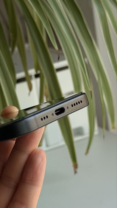 Продаю iPhone 15 128Gb