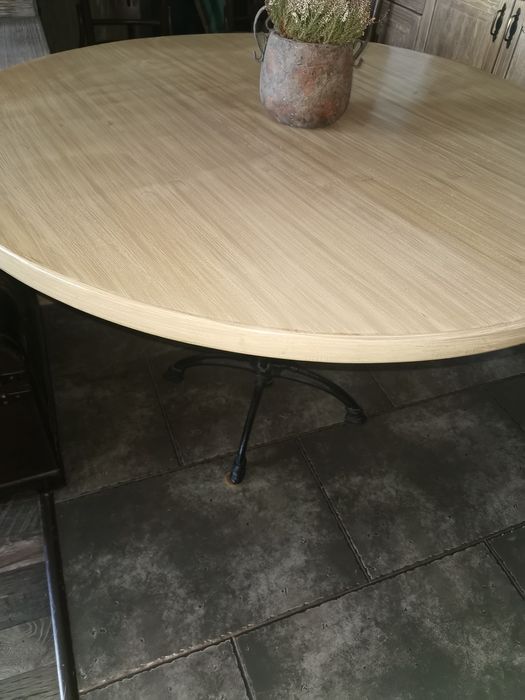 Трапеза маса за хранене с дървен плот и ковано желязо крак - 10%