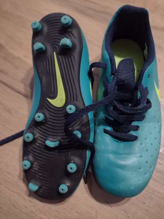 Детски футболни обувки Найк- бутонки- 34, Адидас стоножки - 33