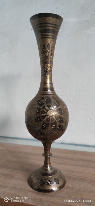 Индийские латунные вазы