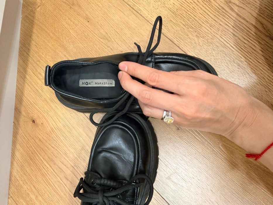 Продам Обувь 36/37 ботинки , босоножки