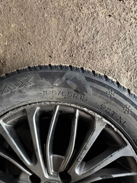 Продам резину с дисками R 15