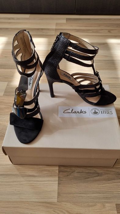 Кожени сандали - Clarks