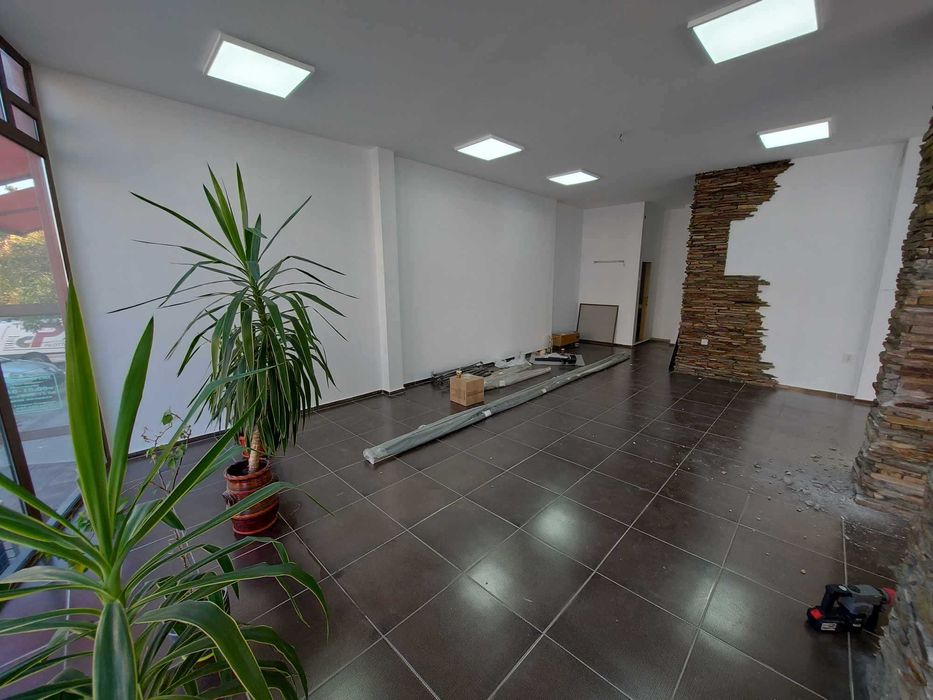 Продава се Магазин в Търговище, Вароша - 82 кв.м за 1135 €/кв.м - Снимка #2