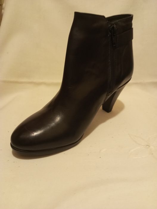 Botine din piele naturala