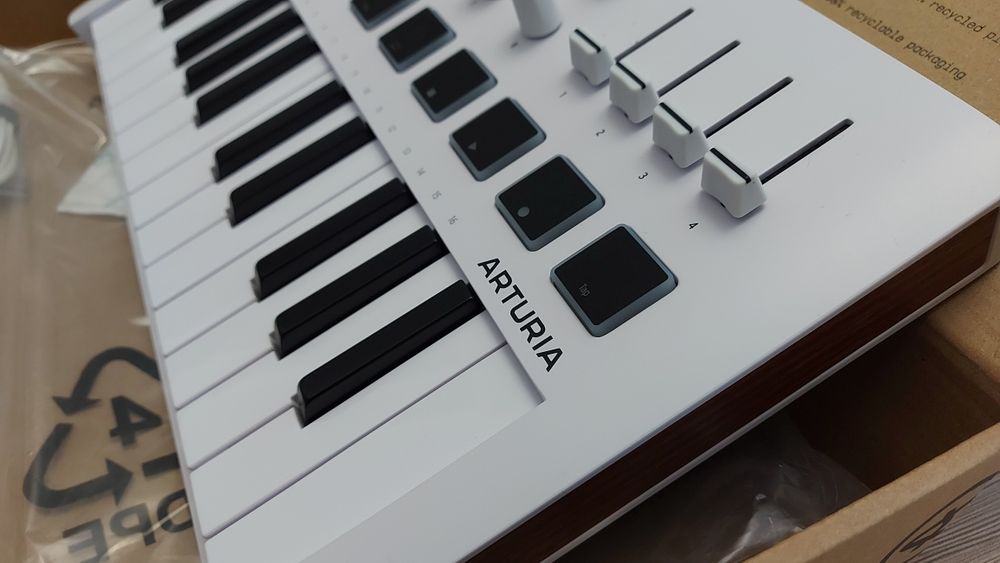 Arturia MiniLab3 controller MIDI USB-C