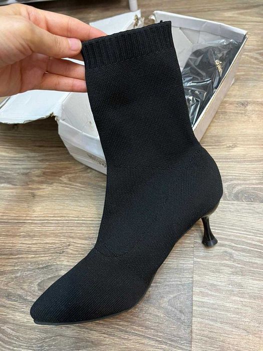 Продается новые ботфорты 37-го размера