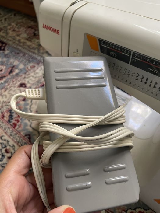 Швейная машина Janome 7524 E