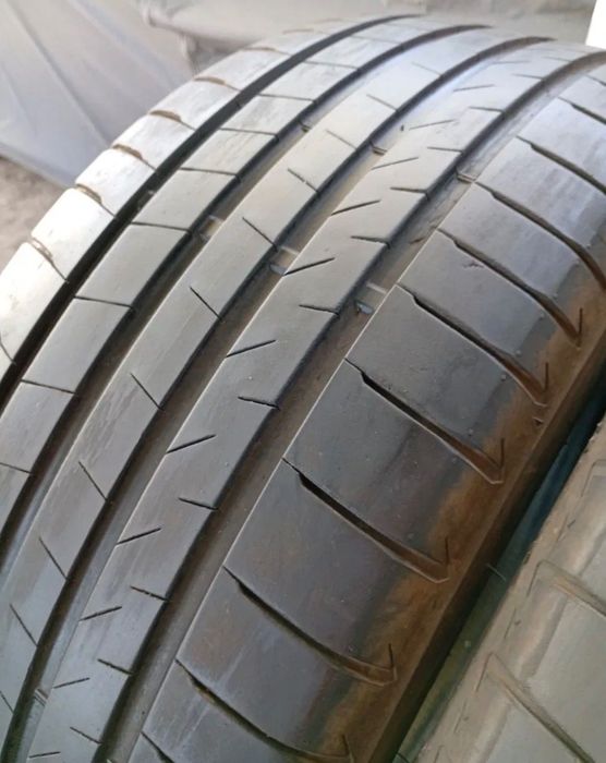 2 бр летни гуми Bridgestone 235 / 45 / 20