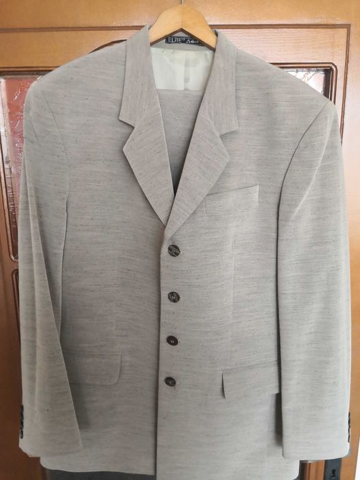 Нов мъжки костюм