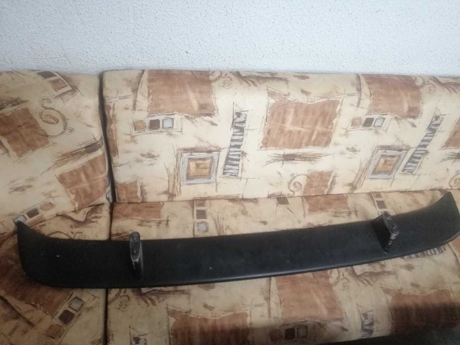 Заден сполер, Универсално крило, универсален