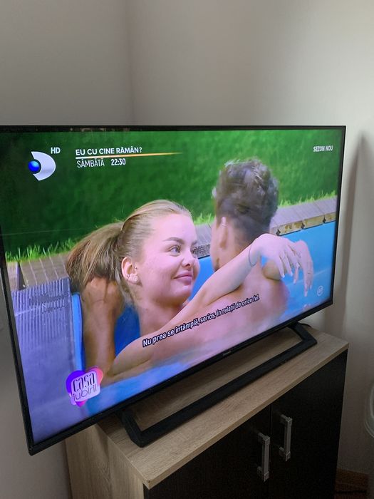 Televizor HISENSE 4K diagonala 108cm