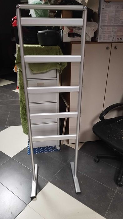 Алуминиева стойка , стойки за рекламни брошури и постери 158/46см