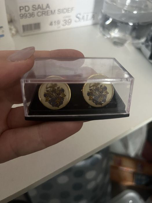 Butoni pentru costum