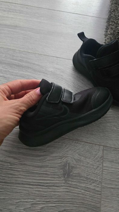 Детски маратонки NIKE.