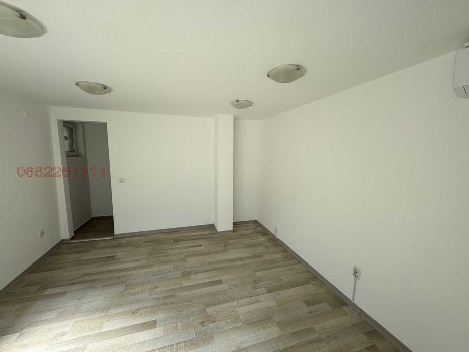 Продава се Офис в Пловдив, Съдийски - 27 кв.м за 1771 €/кв.м - Снимка #2