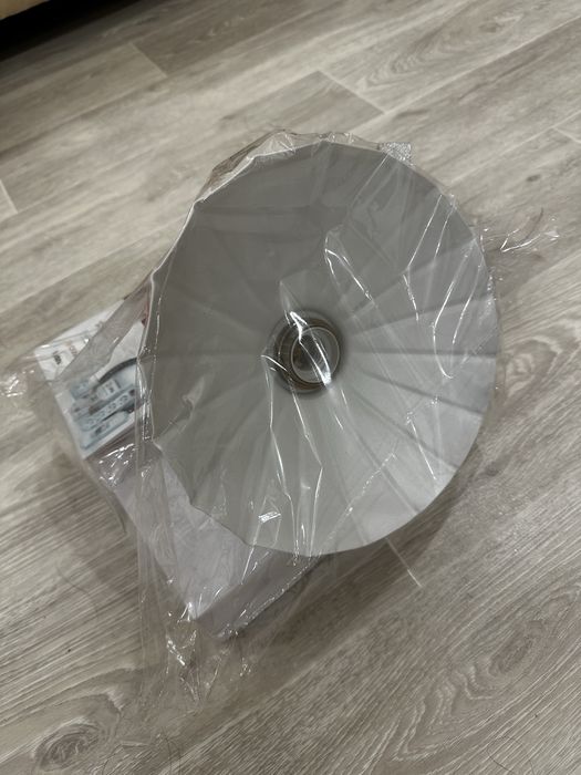 Продам люстру новую