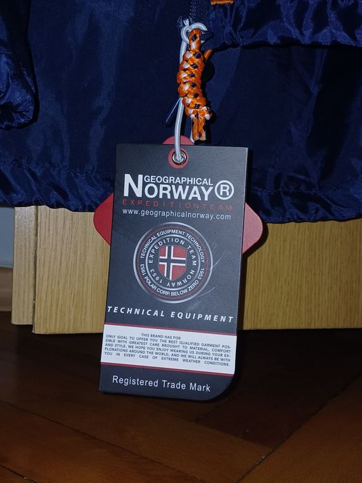 Чисто нова ветровка "Geographical Norway"