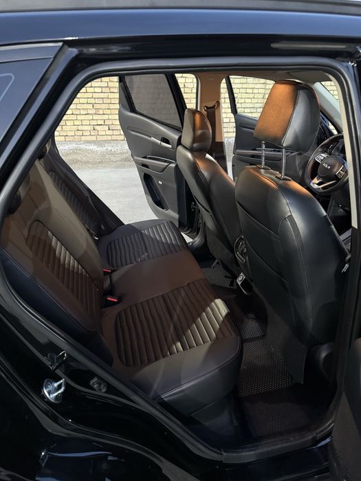 Kia sonet 3 pozitsiya(prestige) sotiladi