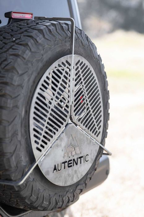 Gratar BBQ montare pe roata de rezerva AUTENTIC OVERLANDING GEAR