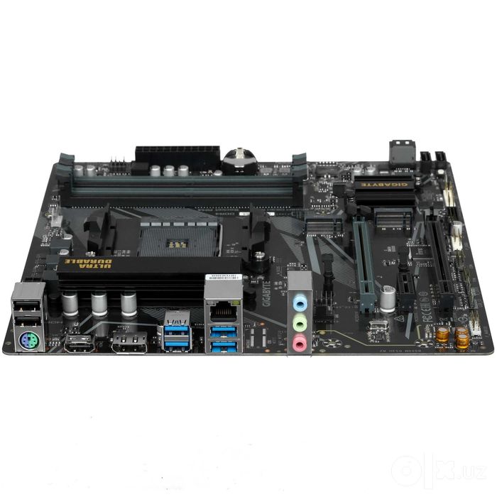 - Материнская плата Gigabyte AM4 B550M DS3H R2 DDR4