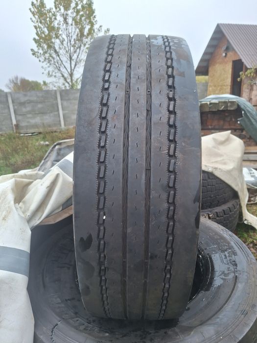 Vand cauciucuri camion (michelin/continental)