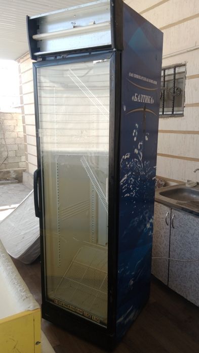 Витринный холодильник