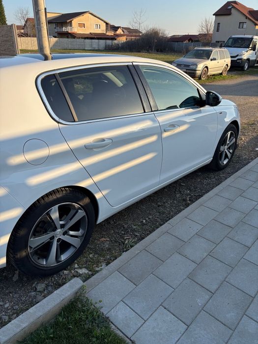 Vând Peugeot 308 GTI Line.