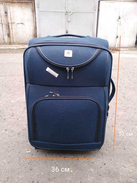 Чемодан размер средний