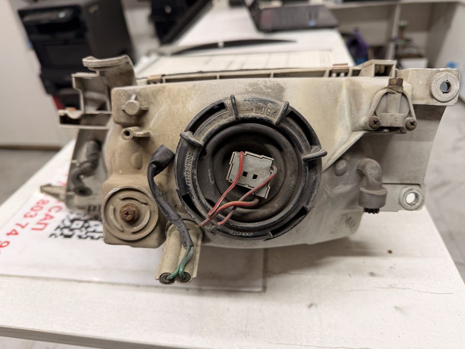 Фары тайота карина е оригинал