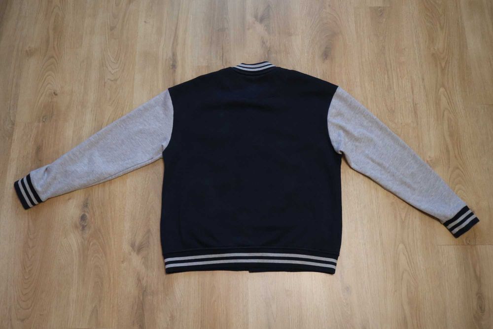 Тъмносин Varsity (колежански) суичър с копчета