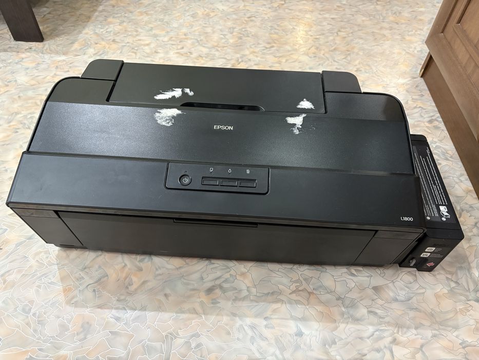 Принтер EPSON с бумагой