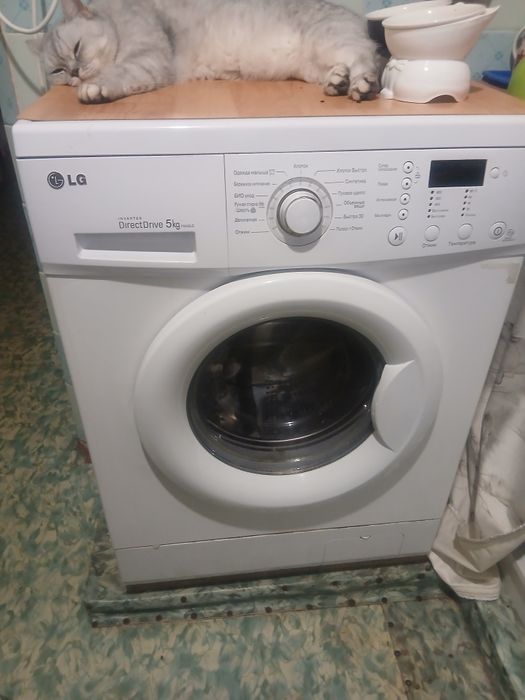 Продам машинку стиральную