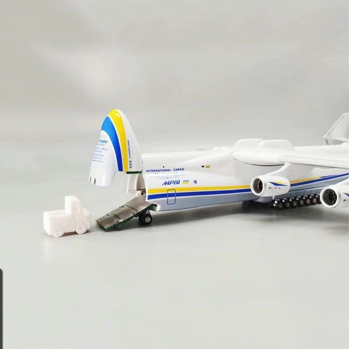 Модель самолёта Ан-225 Мрия, масштаб 1/200, 42 см