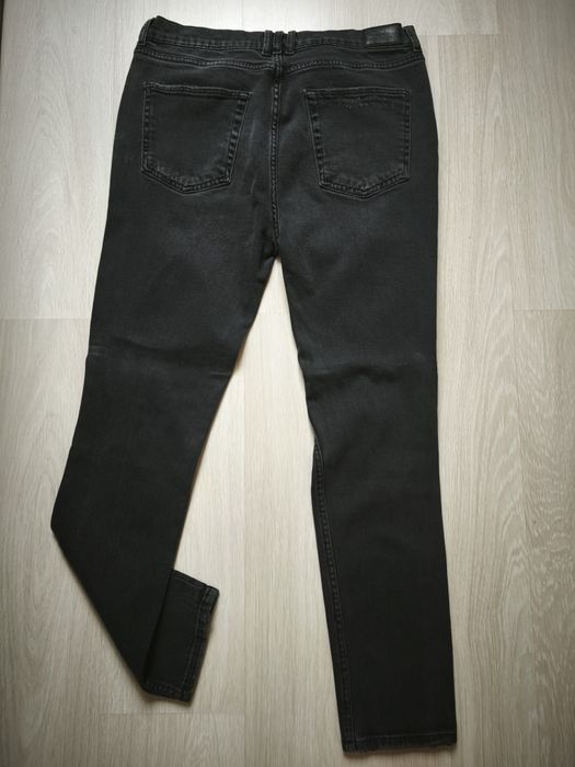 Маркови дънки втора употреба в перфектно състояние!