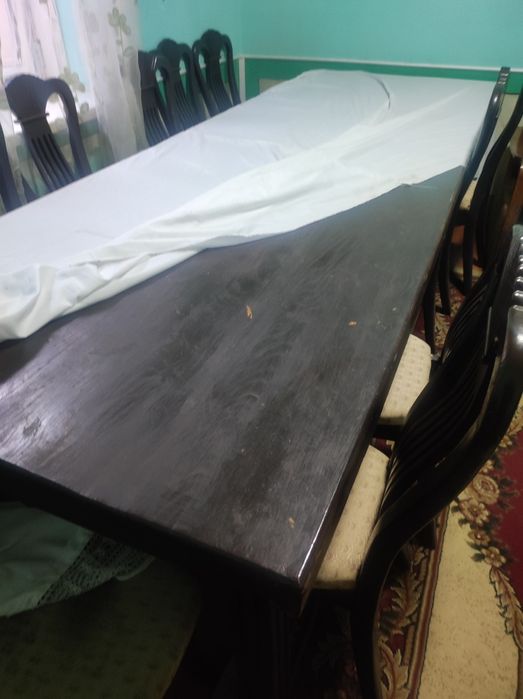 Стол стулья дерево.