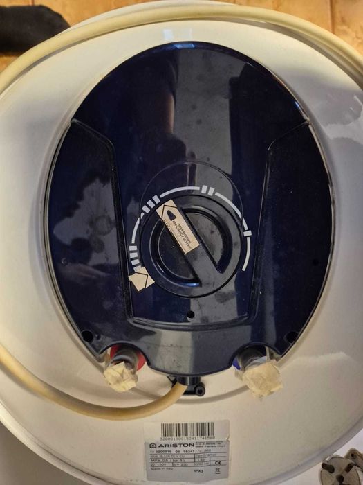 Boiler electric Ariston 50 litri, 2 uși și 3 rame geam din cornier 4