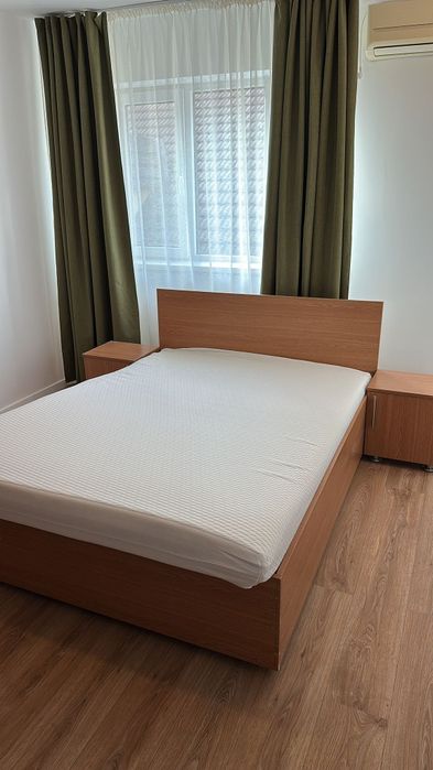 Se vinde pat 140/190 si doua noptiere  în Timisoara