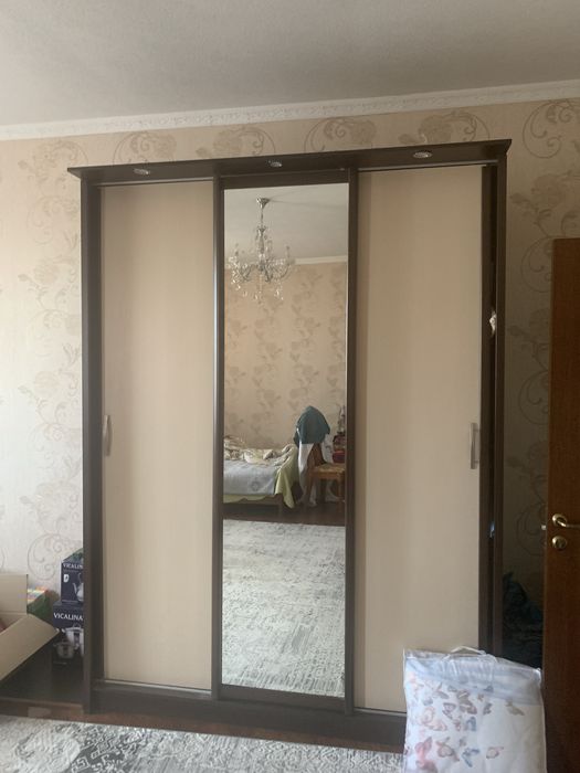 Шкаф.               А