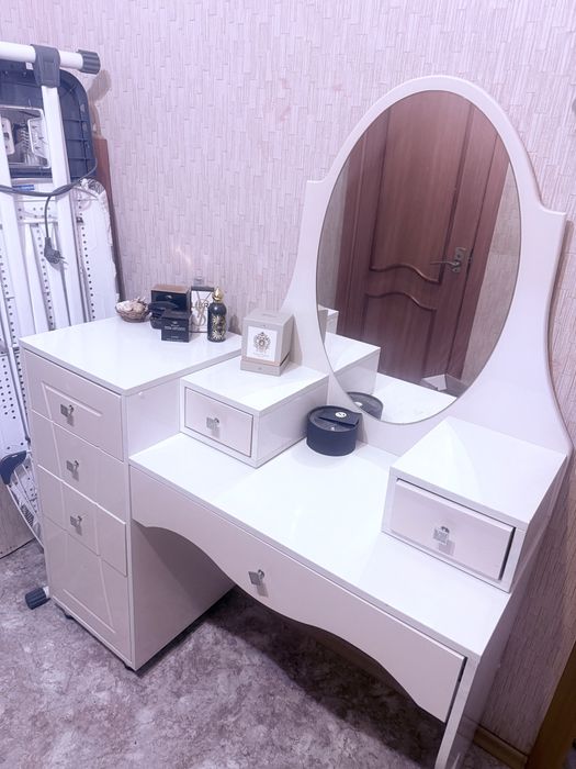 Туалетный столик