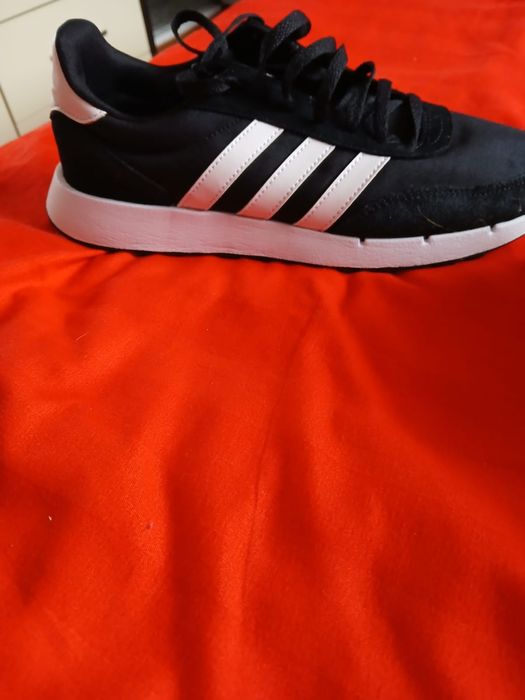 Adidași ADIDAS noi
